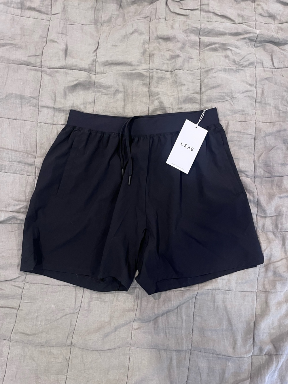 Men's LSKD challenger 6” shorts size LARGE